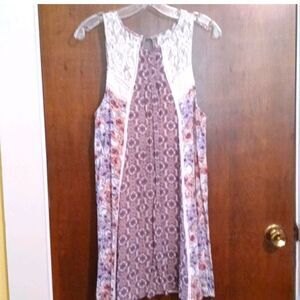 Clover & Scout Sleeveless summer dress Lace detail Keyhole Closure Under Layer L